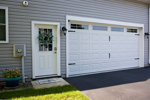 24/7 Emergency Garage Door Panel Replacement experts in Coffey County County, KS